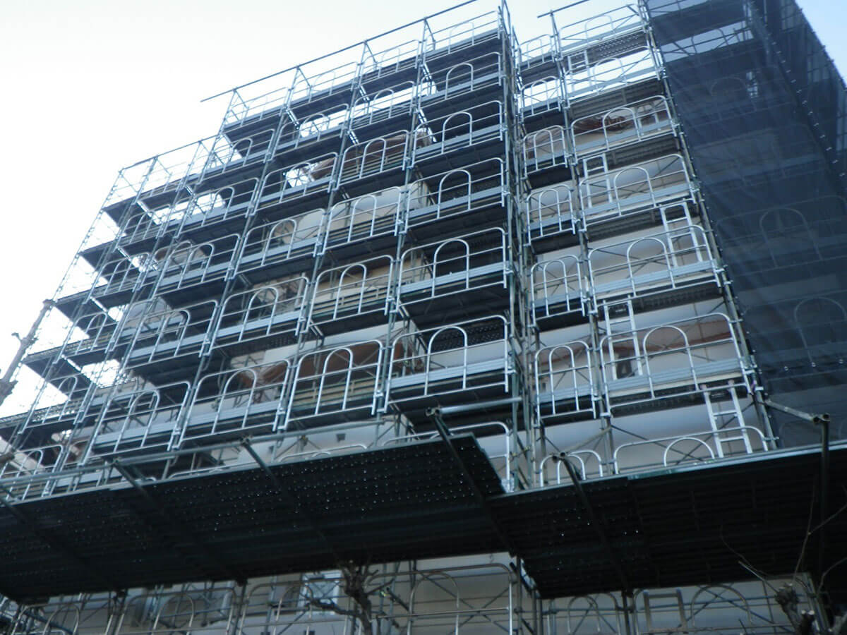 Exteriér domu facelift, krásný více než 20 let