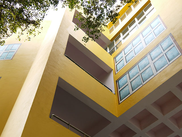 Exterior wall peeling - Beautification: functional color art